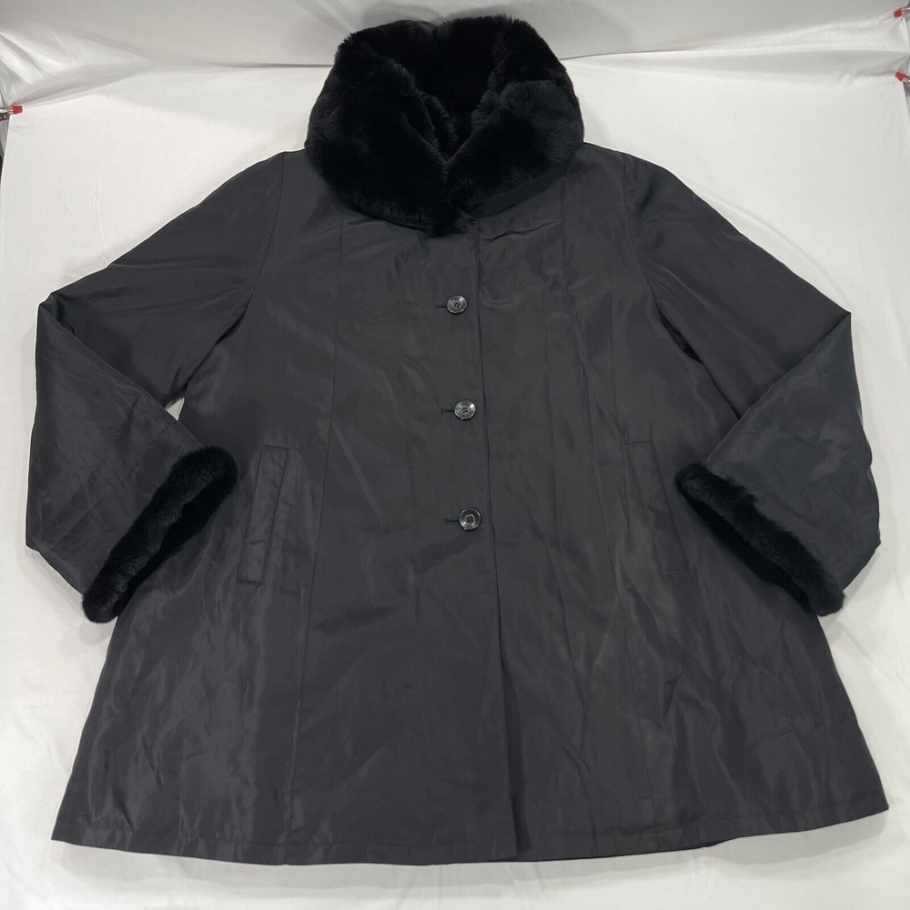 Elegant Black Fur-Trimmed Pea Coat